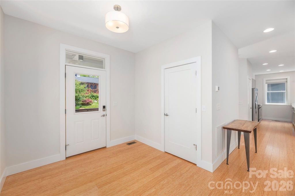 39 Hubbard Ave, Asheville, NC - View 3