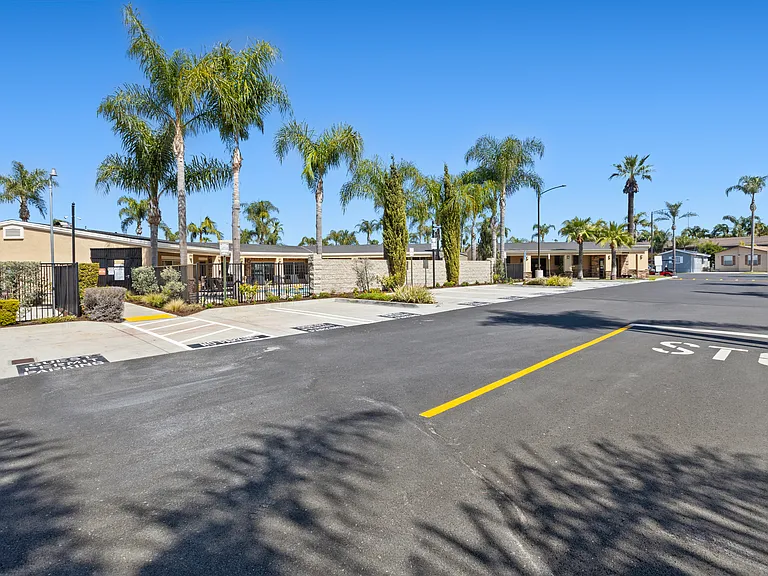 Palm Lodge Estates — Photo 54