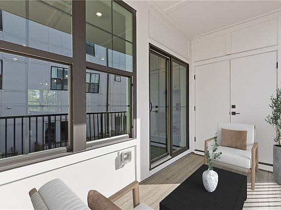 4th image of 201 New St #3202