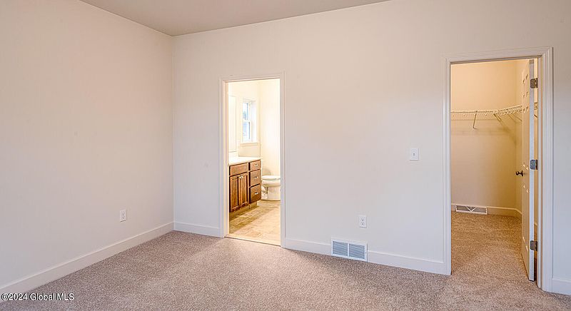 4th image of 31 Farmington Court