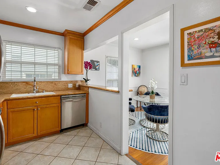 9645 W Olympic Blvd #1/2 — Photo 10