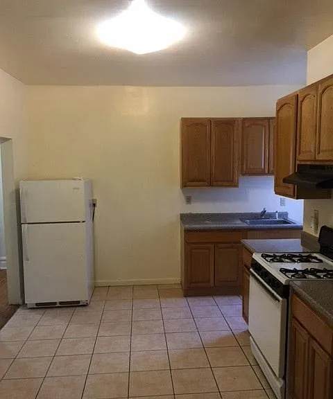 168 S Clinton St #D1 — Photo 2