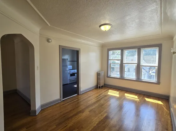 836 N Massasoit Ave APT 2B, Chicago, IL 60651