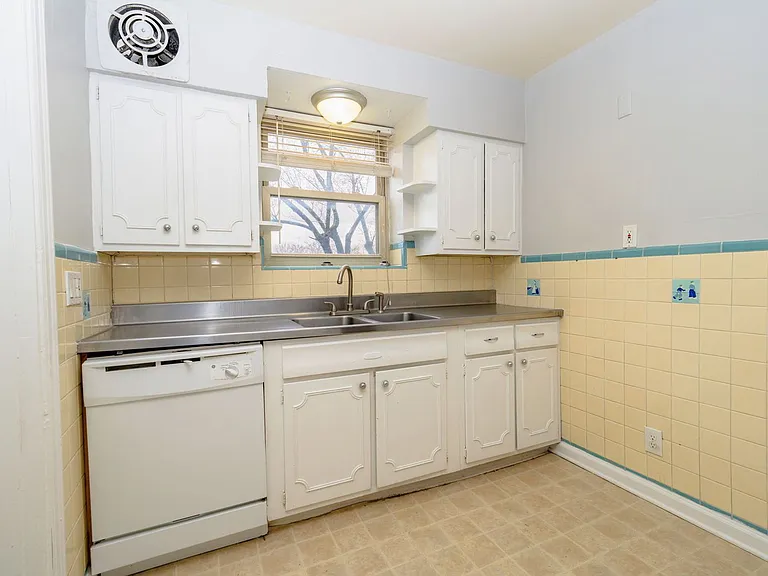 2802 Digby Ave #5 — Photo 2