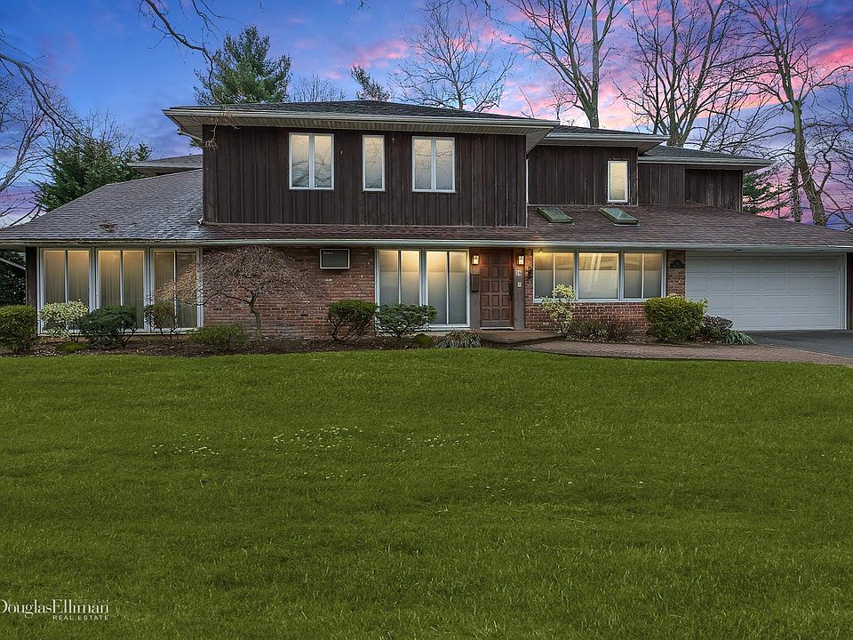 1st image of 26 Pebble Ln