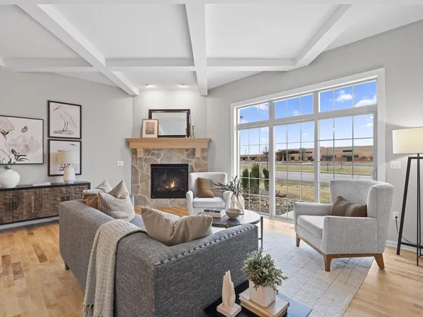 N106W6590 Stone Lake CIRCLE #10, Cedarburg, WI 53012