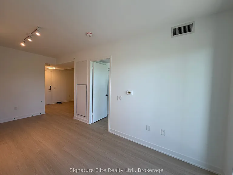 25 Saint Dennis Dr #408 — Photo 8