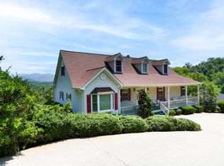 18 Foxfire Ct, Hayesville, NC 28904