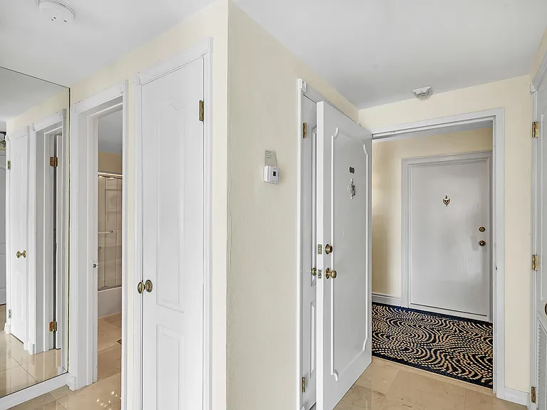 250 N Bradley Pl #402 — Photo 36