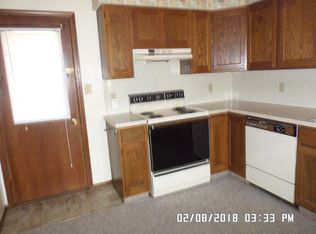 3602 Ridgewood Dr UNIT B, Hutchinson, KS 67502