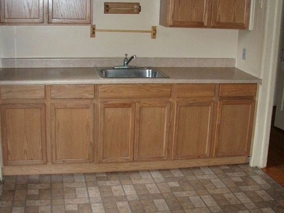 4th image of 23104 Brittany Ave
