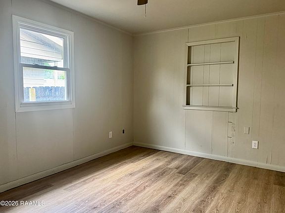 5th image of 115 Noah St