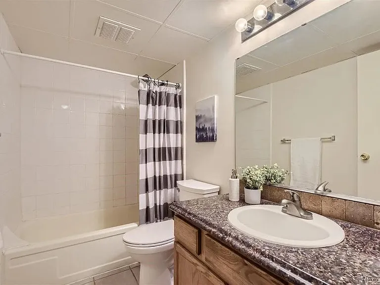 2225 E Buchtel Blvd #303 — Photo 4