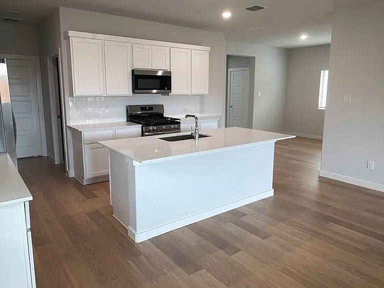 876 Sunflower Rd — Photo 2