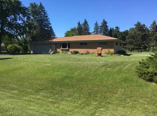 21950 Clearfield Rd, Brookfield, WI 53045