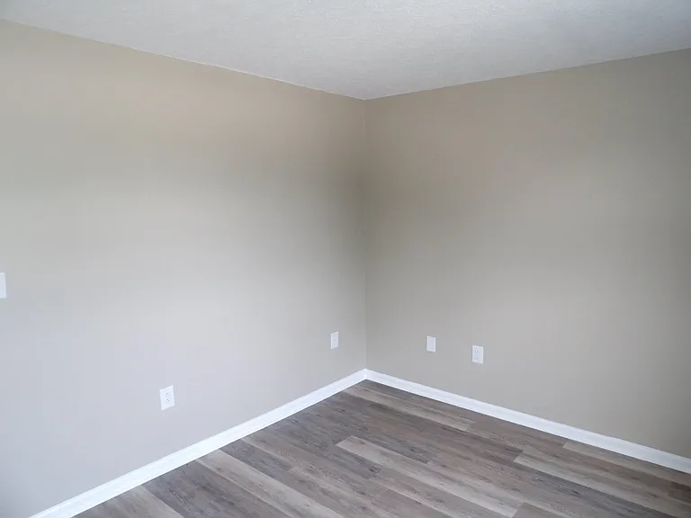 902 Plaza Dr #5 — Photo 38