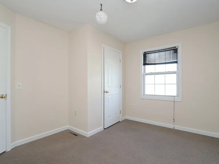 51-53 Winthrop St #R — Photo 23