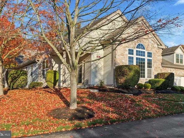 64 Legacy Oaks Dr, Richboro, PA 18954