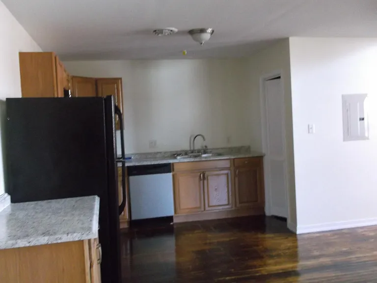 351 Pine St #106 — Photo 3