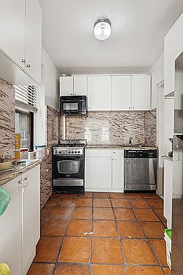 4th image of 29 W 65th St APT 3D