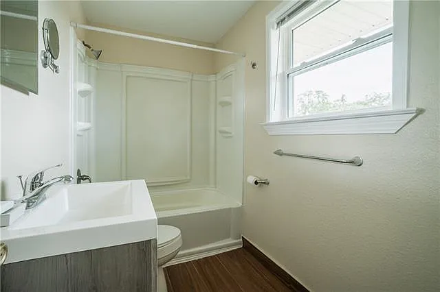 1621 Caton Ct — Photo 18