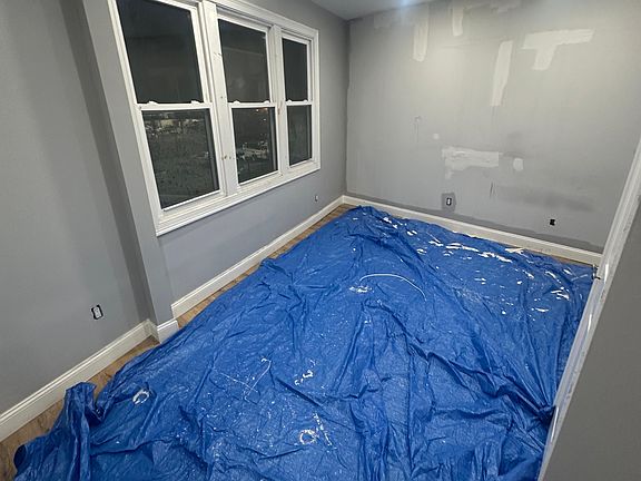 2nd image of 941 Clinton Ave #3L