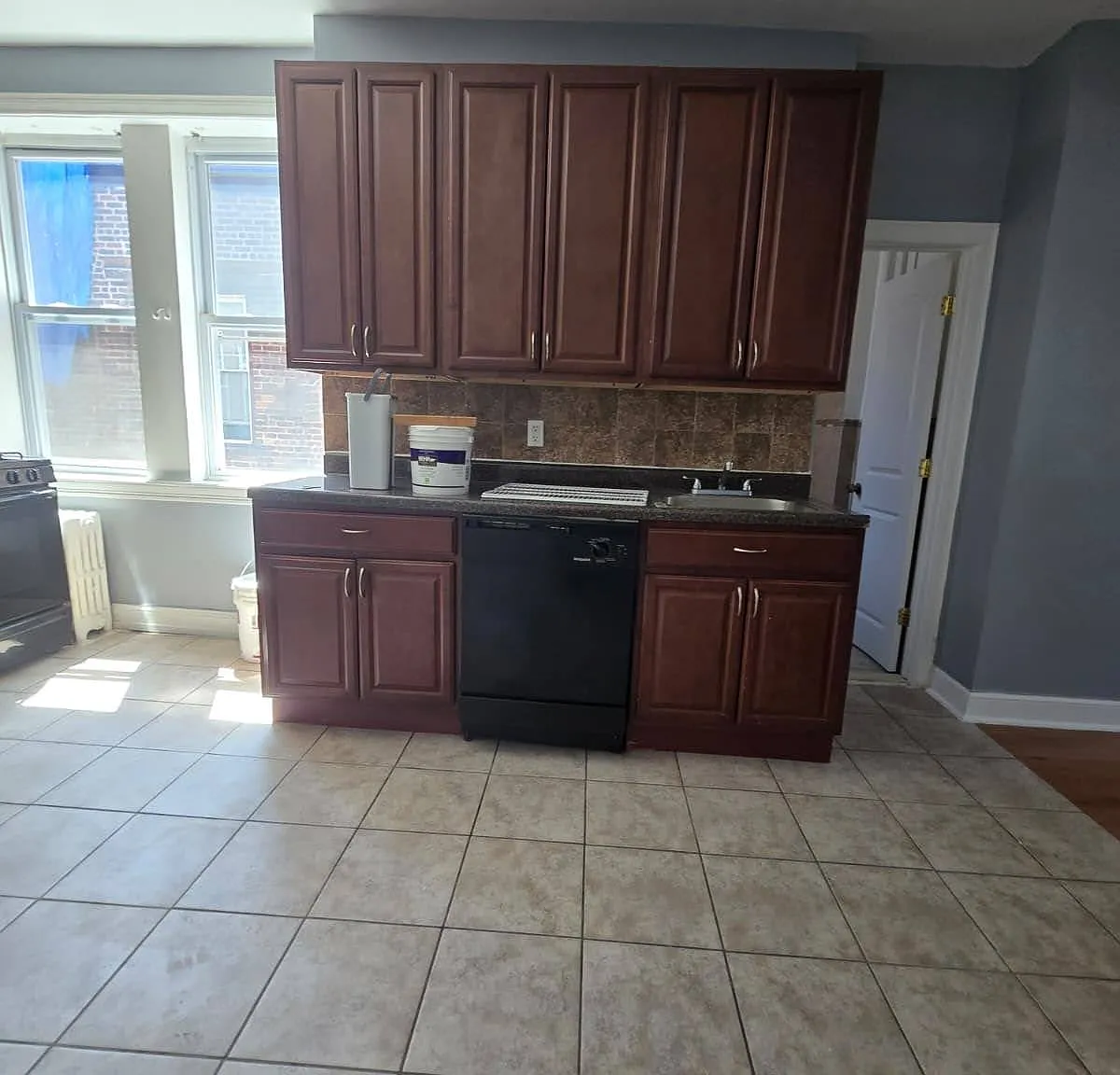 2 bed, 600 sqft, $1,825 — Photo 2