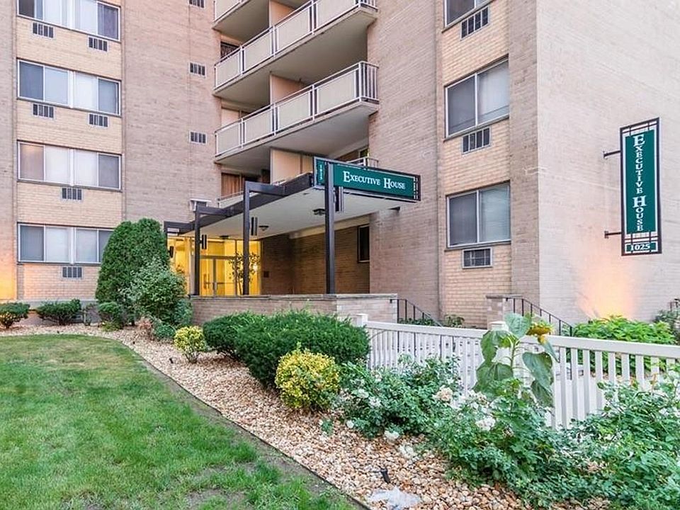 1st image of 1025 Hancock St Unit 12J