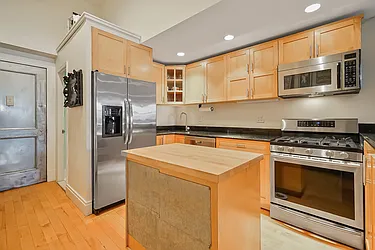 Sold by Avenue Sotheby's International Realty
