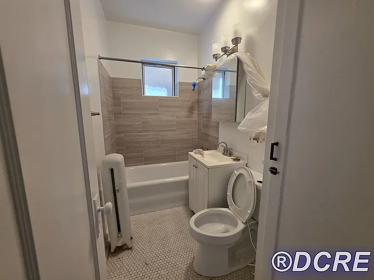 1233 W Chase Ave #1 — Photo 7