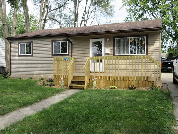 2nd image of 1040 Commonwealth Ave