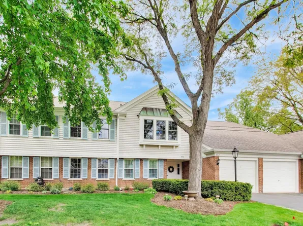 592 Edinburgh Ln APT B, Prospect Heights, IL 60070