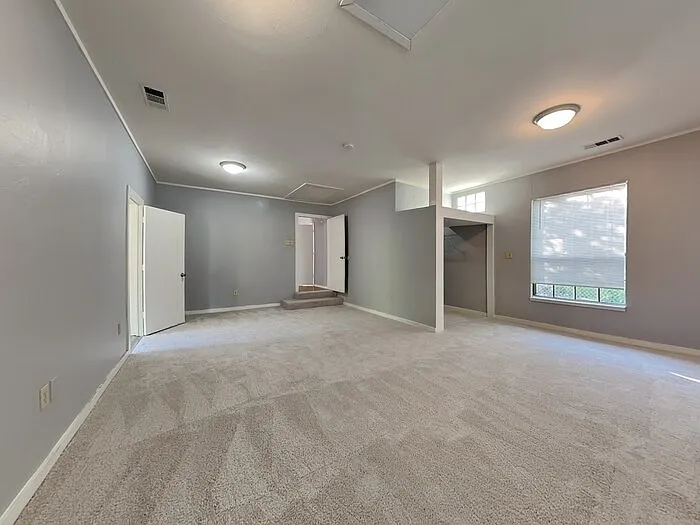 2621 Saturn Rd — Photo 9