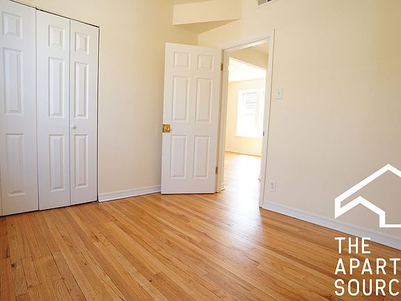 4th image of 3046 W Wellington Ave #1