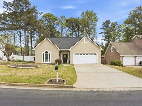 805 Meadowsong Cir, Lawrenceville, GA 30043