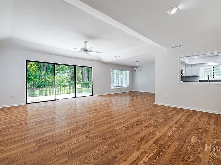 14 Hemingway Dr — Photo 7