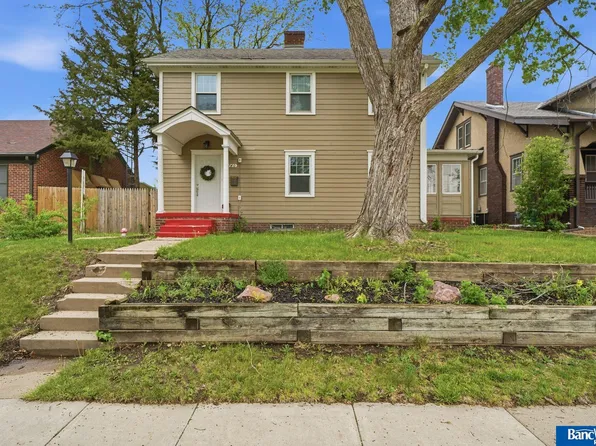2740 S 13th St, Lincoln, NE 68502
