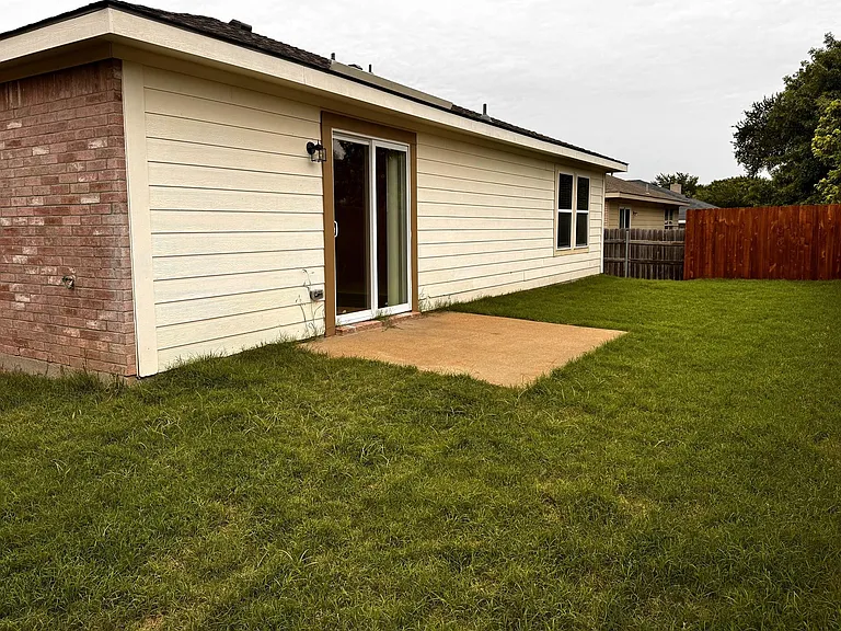 1721 Southridge Ln — Photo 22