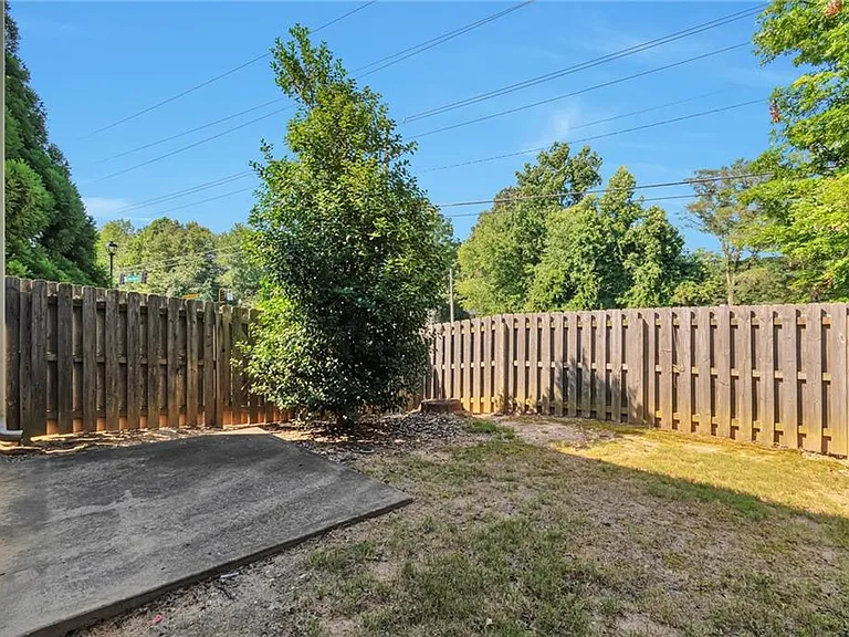 566 Jody Pl — Photo 7