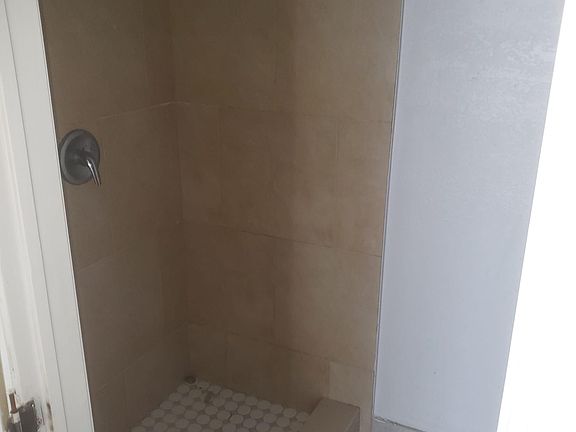 2nd image of 925 6th St APT A