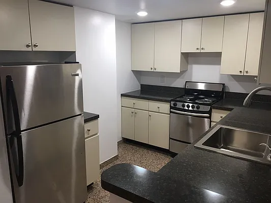 Rented by Mossanen Group | media 40