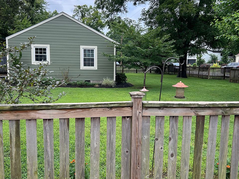 1st image of 801 Village Ct