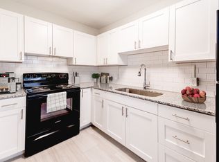 Monon Court, Managed by Buckingham Monon Living, Indianapolis, IN 46220