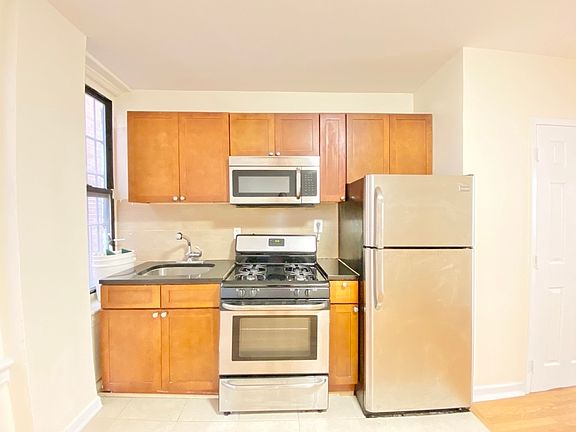 3rd image of 150 W 140th St APT 1L