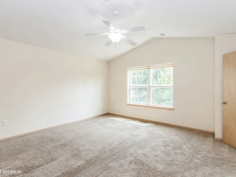 901 Scott Park Dr — Photo 10