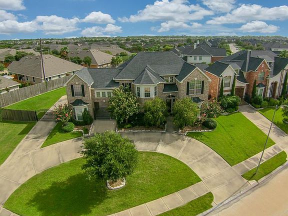 2nd image of 7806 Courtney Manor Ln