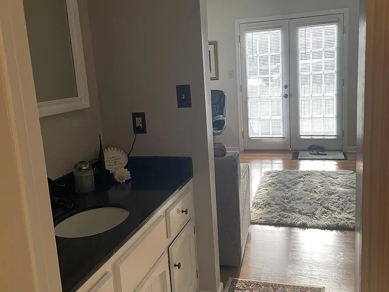 318 Worthington Sq — Photo 9