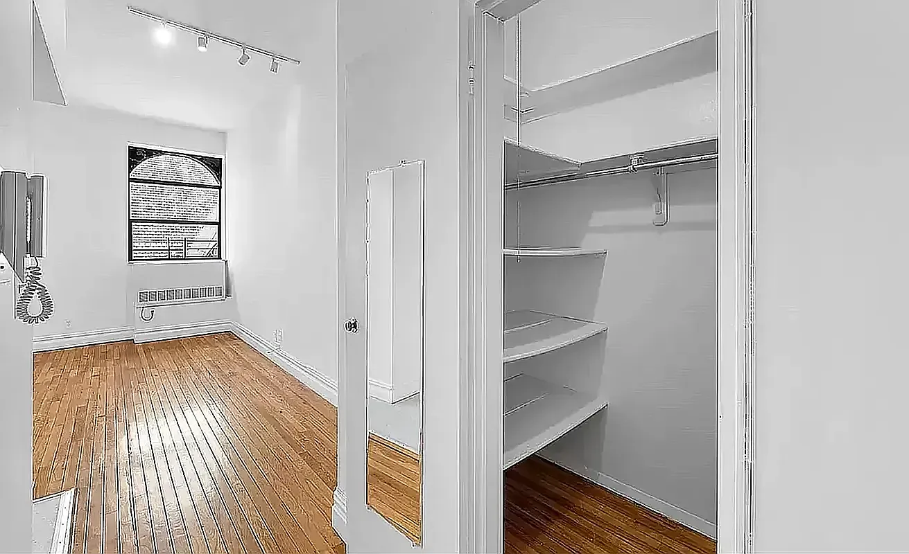 154 West 70th Street — Photo 4