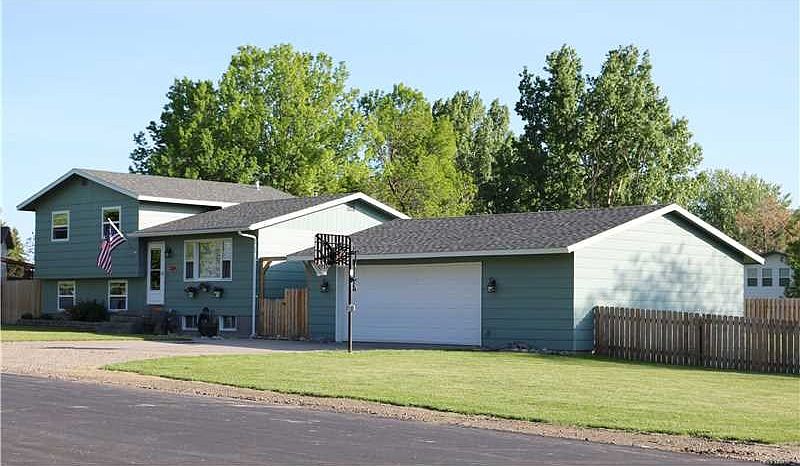 1st image of 224 Rolling Meadow Dr