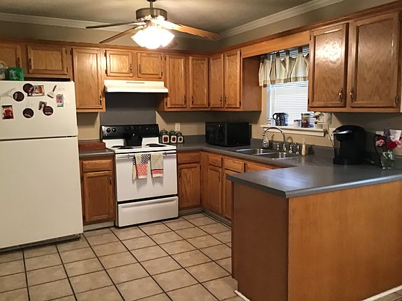 2nd image of 4300 Blaine Cir